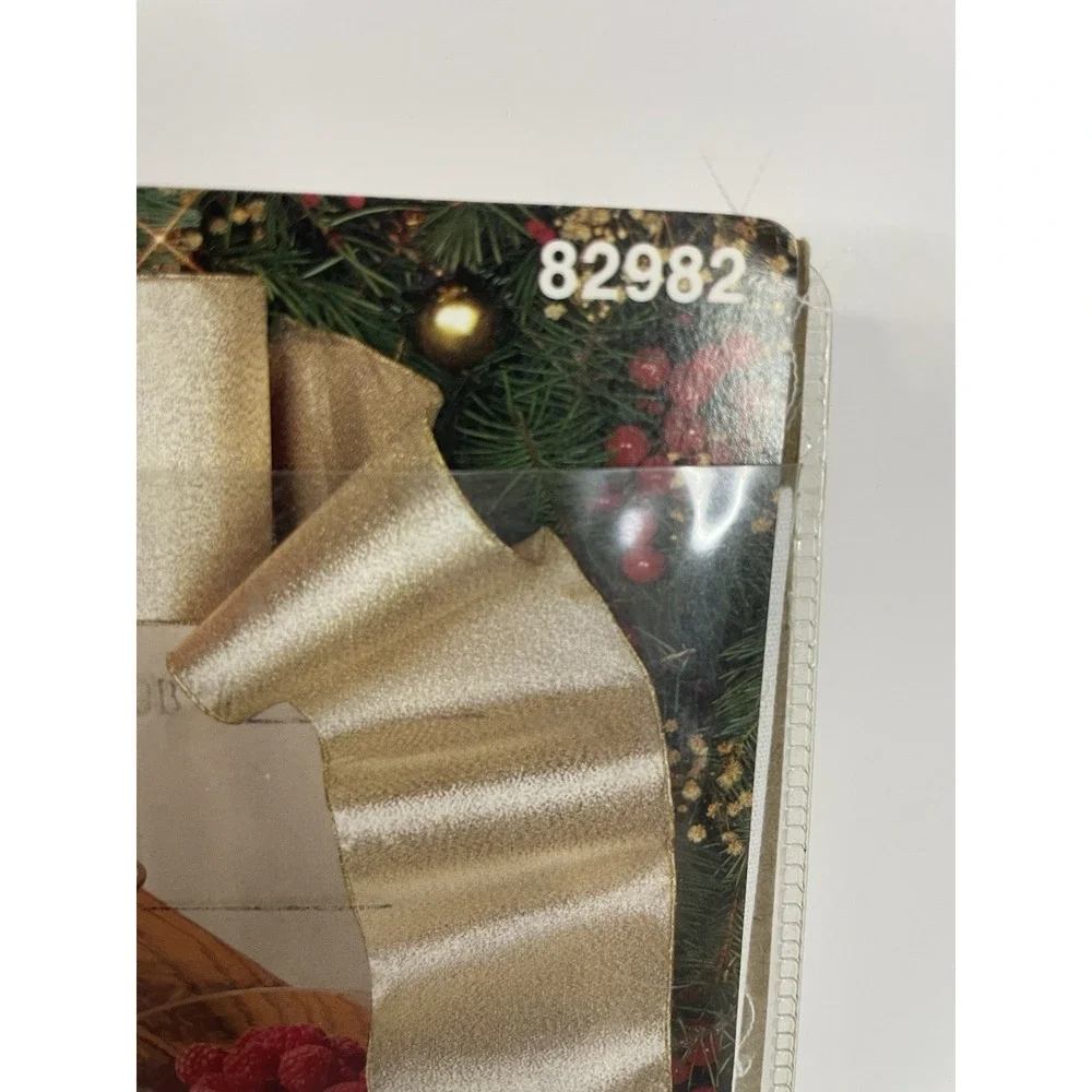 Bucilla Doves & Holly Table Runner Stamped Embroidery Christmas 82982 Unfinished